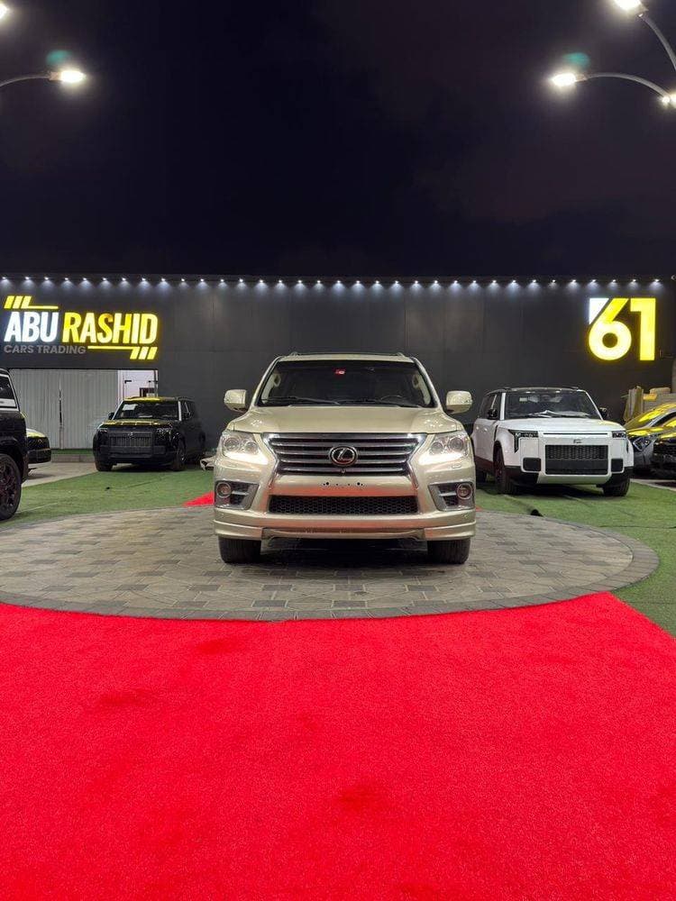 2009 Lexus LX 570 thumbnail 8