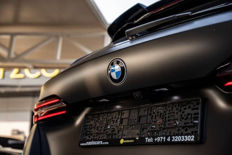 2025 BMW M5 thumbnail 4