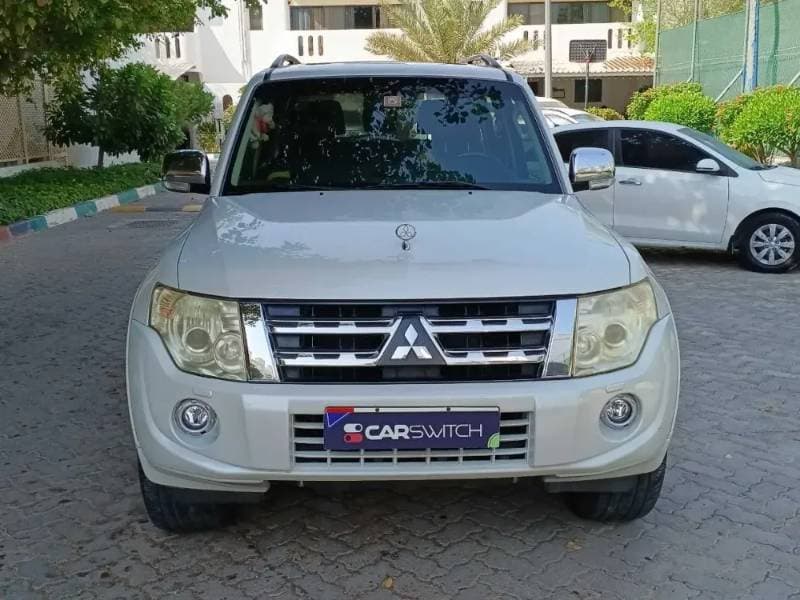 2014 Mitsubishi Pajero thumbnail 2