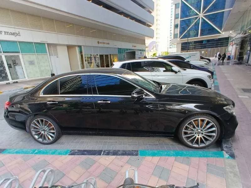 2019 Mercedes-Benz E-Class Saloon thumbnail 8