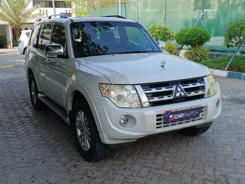 2014 Mitsubishi Pajero thumbnail 4