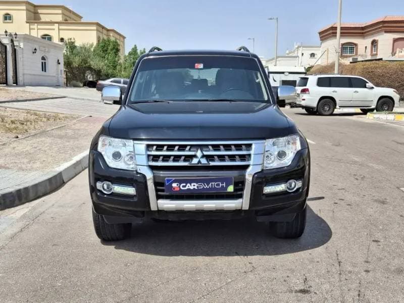 2017 Mitsubishi Pajero thumbnail 2