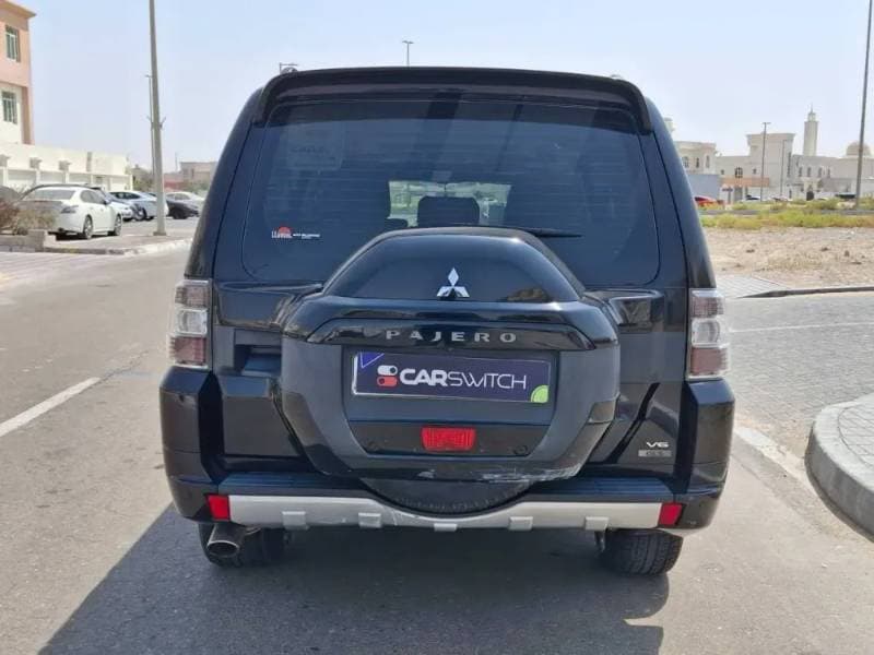2017 Mitsubishi Pajero thumbnail 6