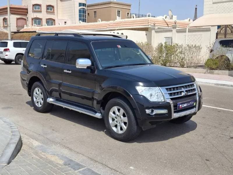 2017 Mitsubishi Pajero thumbnail 4