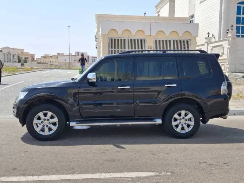 2017 Mitsubishi Pajero thumbnail 8