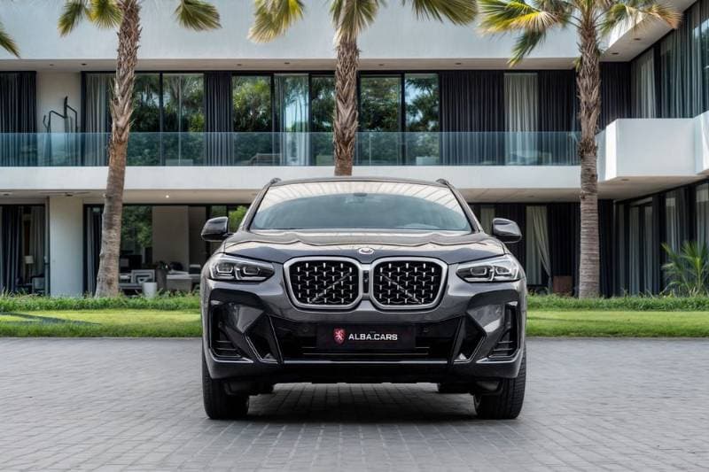 2023 BMW X4 thumbnail 3