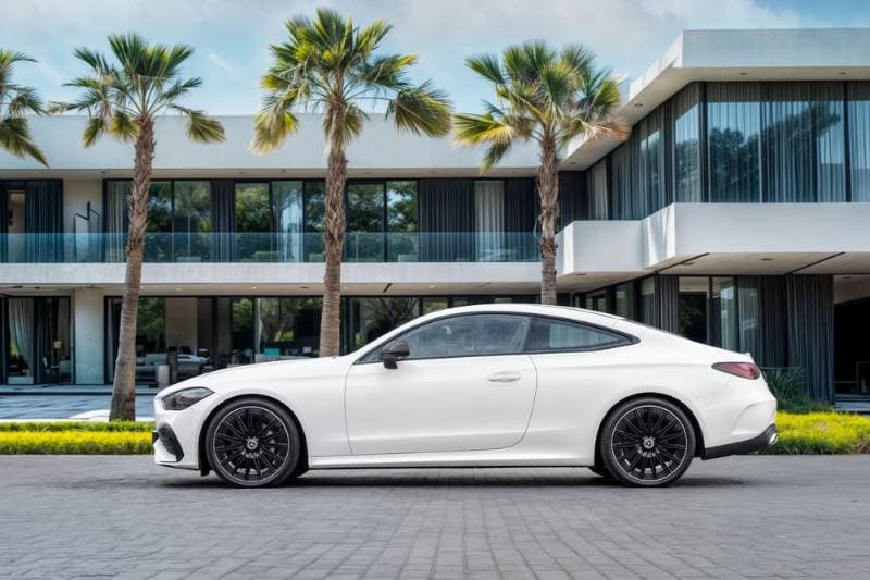 2025 Mercedes-Benz CLE Coupe thumbnail 2