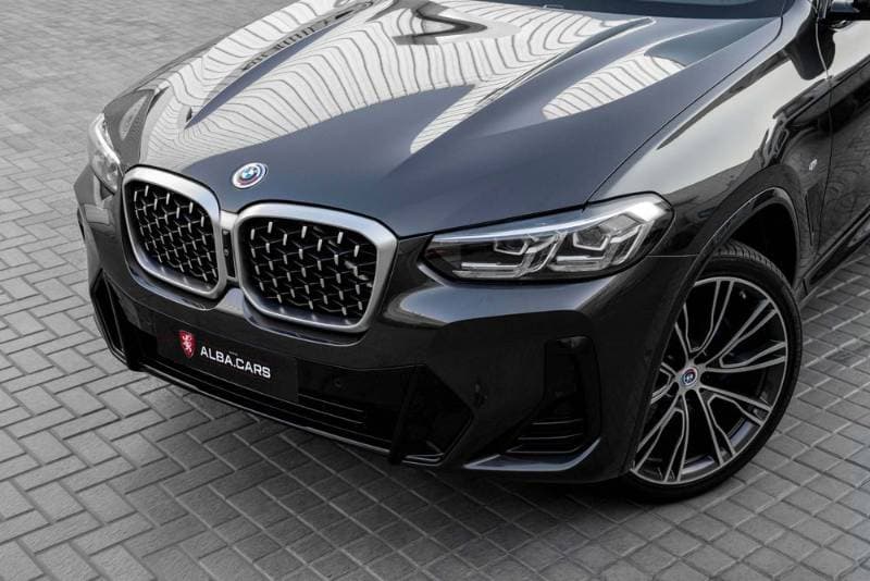 2023 BMW X4 thumbnail 6