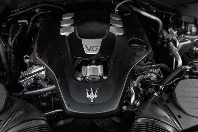 2021 Maserati Levante thumbnail 2