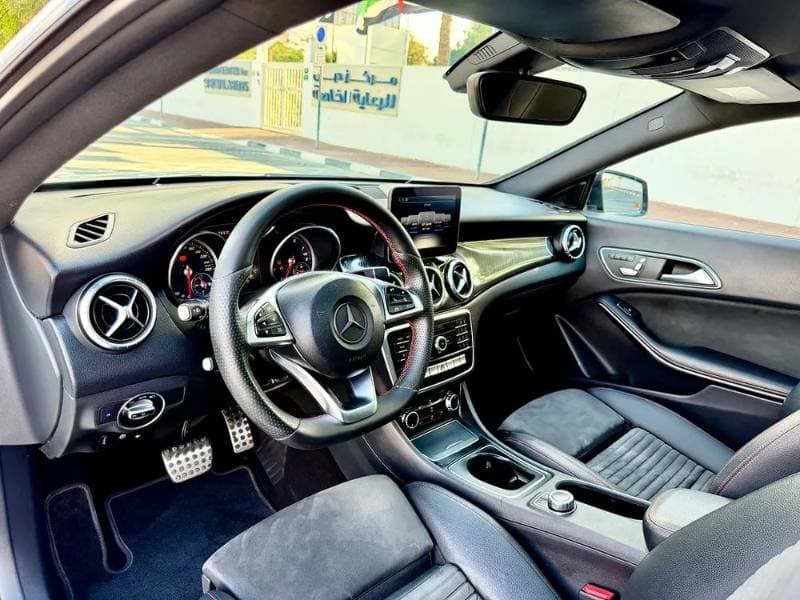 2017 Mercedes-Benz CLA-Class thumbnail 2