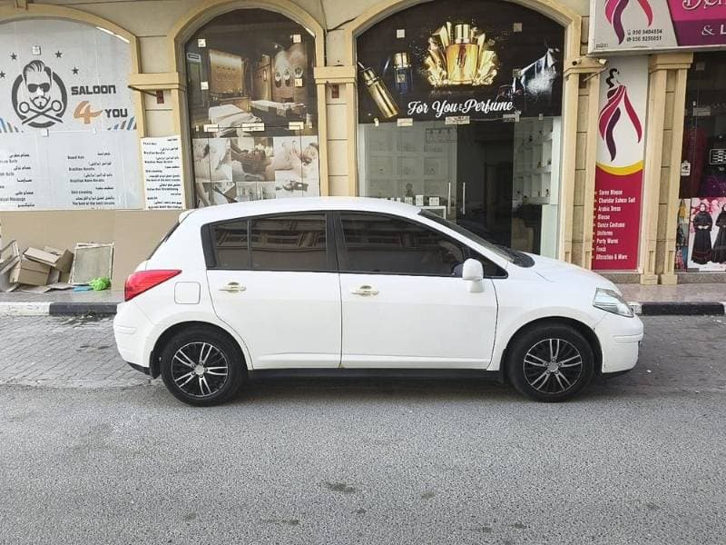 2011 Nissan Tiida thumbnail 5