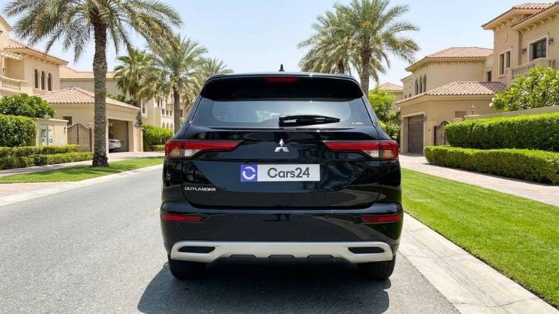 2025 Mitsubishi Outlander thumbnail 3