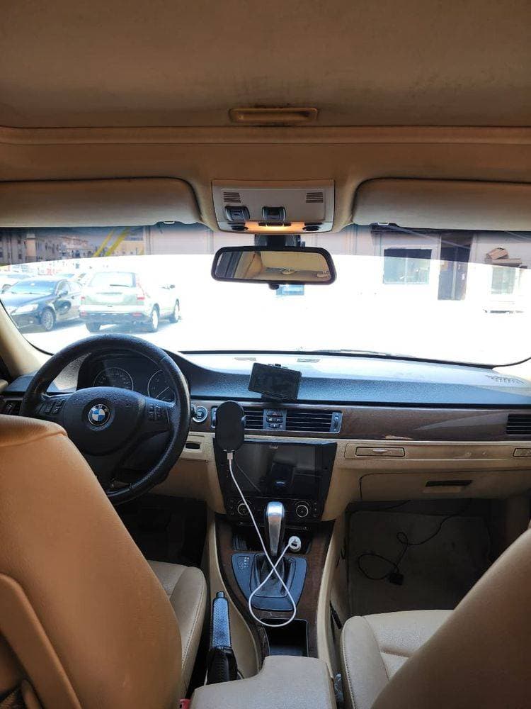 2011 BMW 3 Series Sedan thumbnail 3