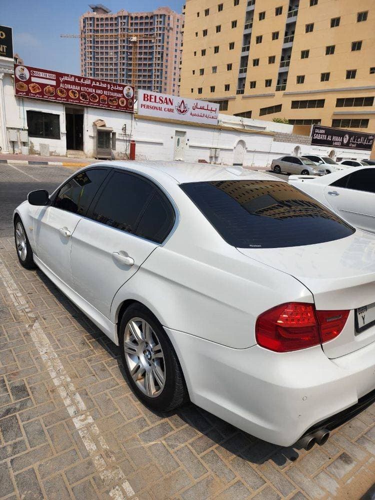2011 BMW 3 Series Sedan thumbnail 4