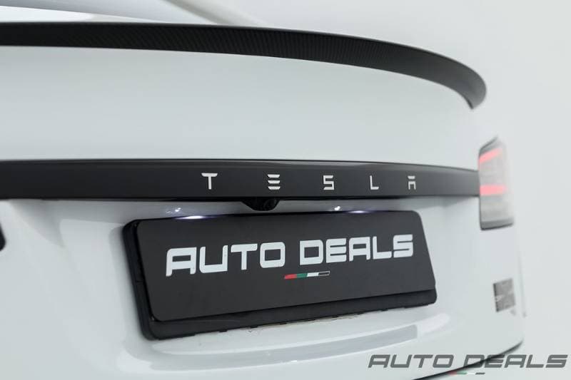 2023 Tesla Model S thumbnail 8