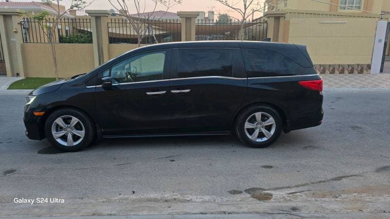 2020 Honda Odyssey thumbnail 3