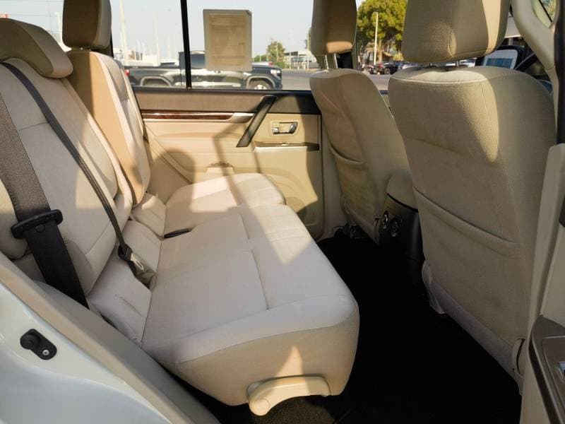 2019 Mitsubishi Pajero thumbnail 6