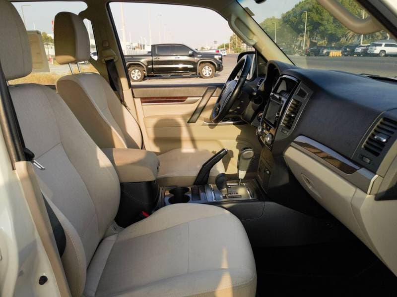 2019 Mitsubishi Pajero thumbnail 7