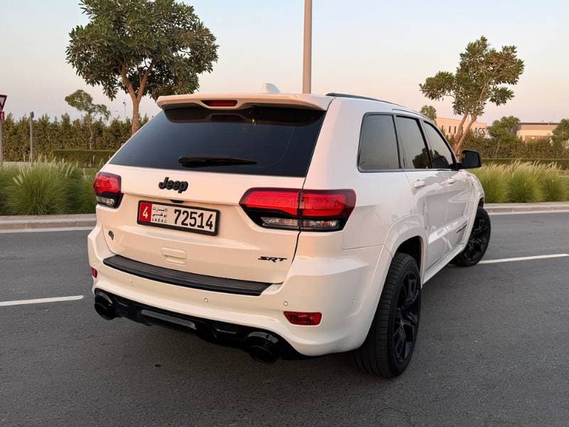 2017 Jeep Grand Cherokee thumbnail 2