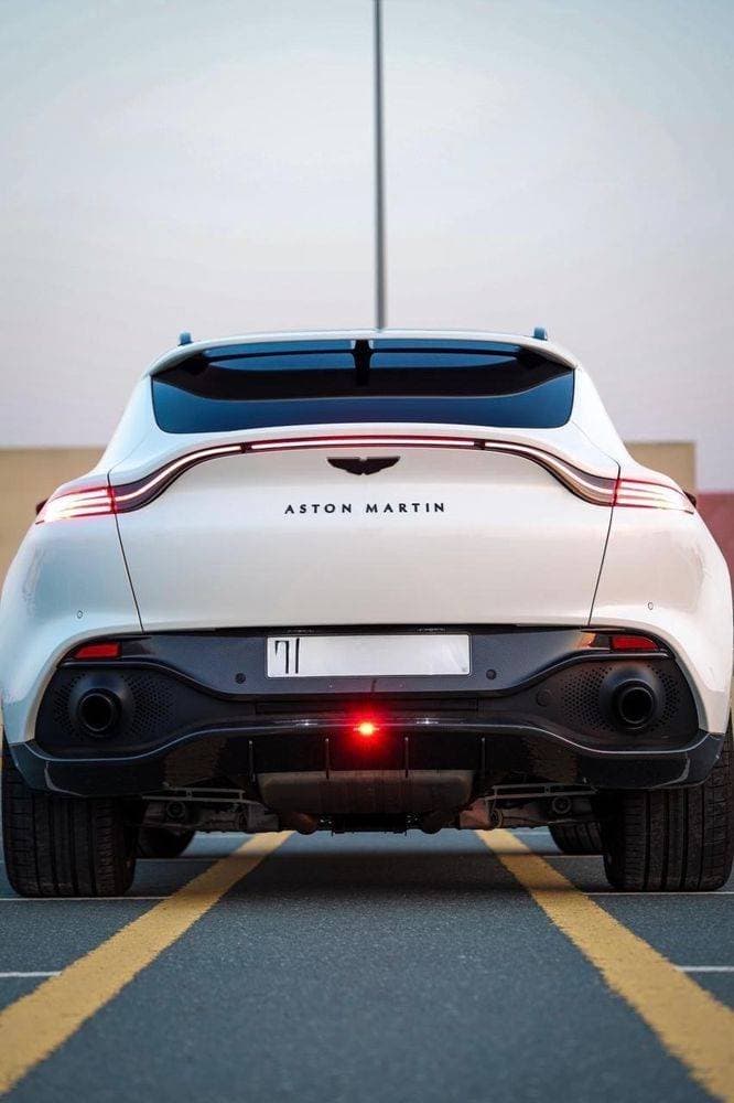 2021 Aston Martin DBX