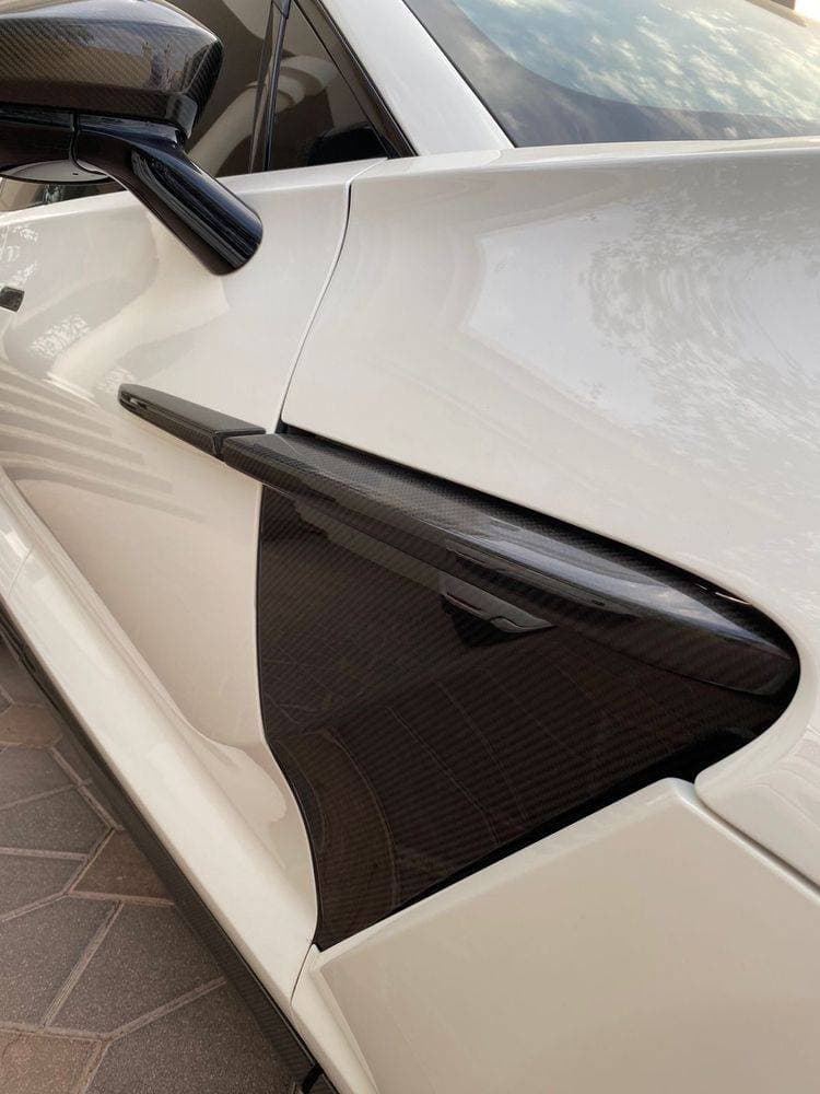 2021 Aston Martin DBX thumbnail 5