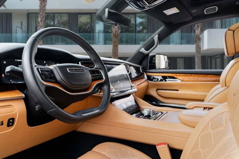 2023 Jeep Grand Wagoneer thumbnail 2