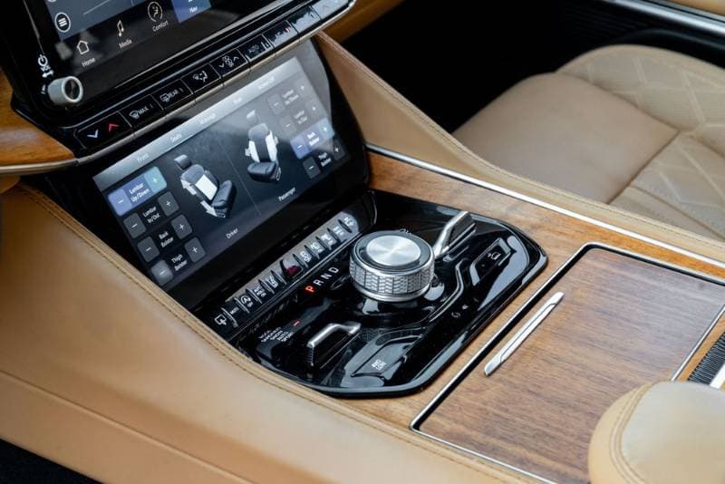 2023 Jeep Grand Wagoneer thumbnail 3