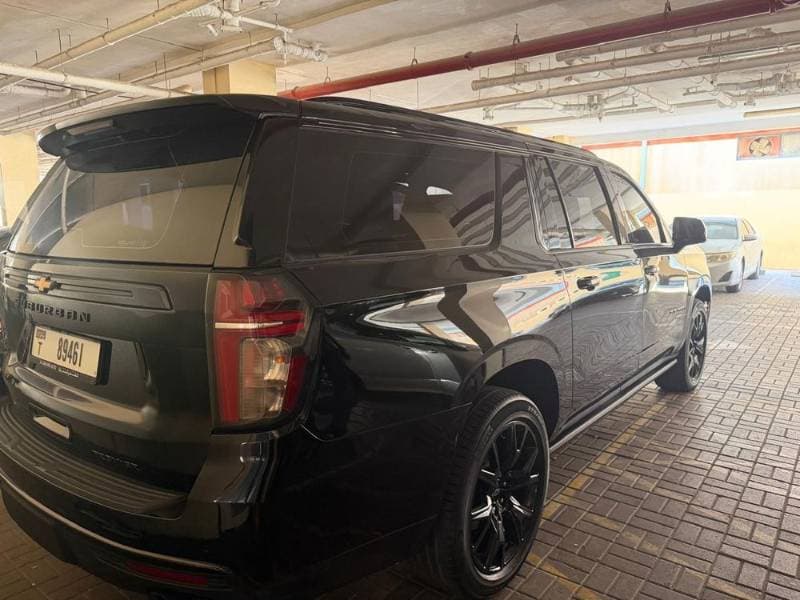 2023 Chevrolet Suburban thumbnail 2