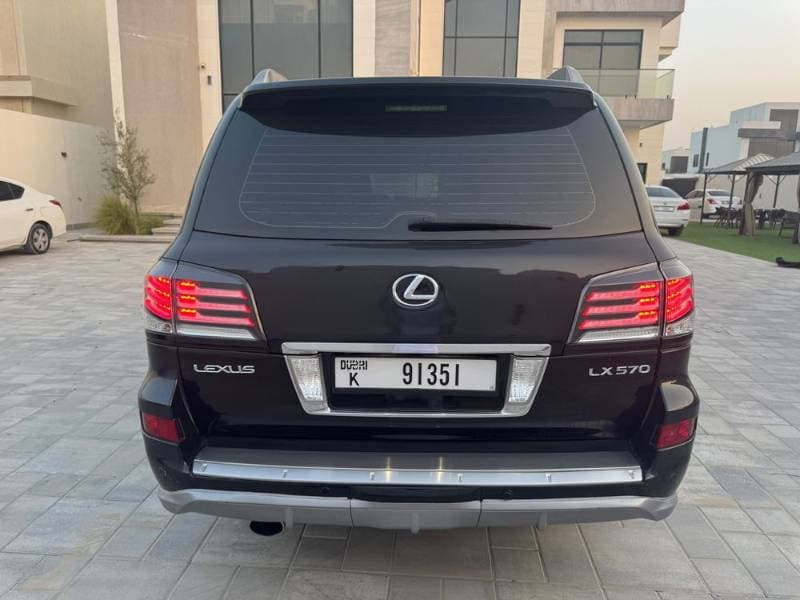 2011 Lexus LX 570 thumbnail 2