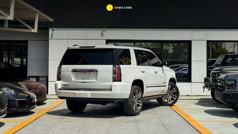 2020 GMC Yukon thumbnail 3