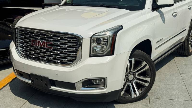2020 GMC Yukon thumbnail 2