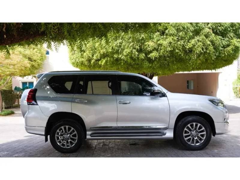 2020 Toyota Land Cruiser Prado thumbnail 3