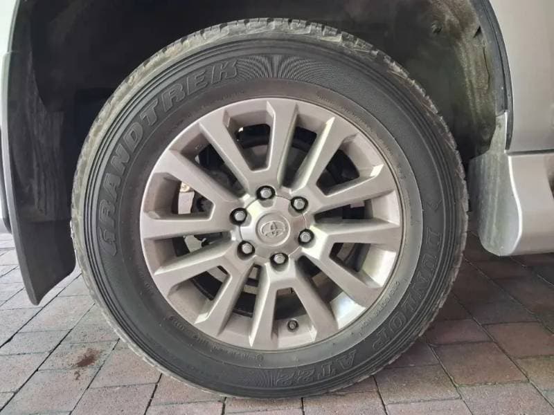 2020 Toyota Land Cruiser Prado thumbnail 8