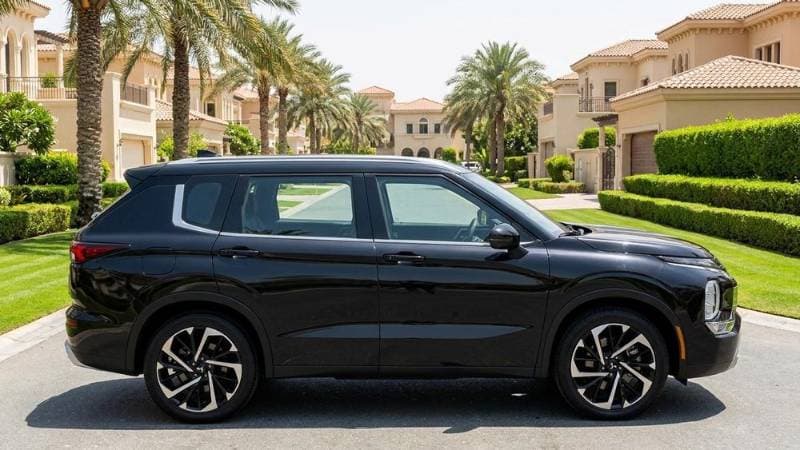 2024 Mitsubishi Outlander thumbnail 2