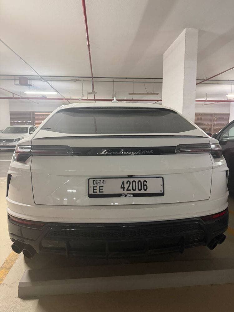 2019 Lamborghini Urus thumbnail 3