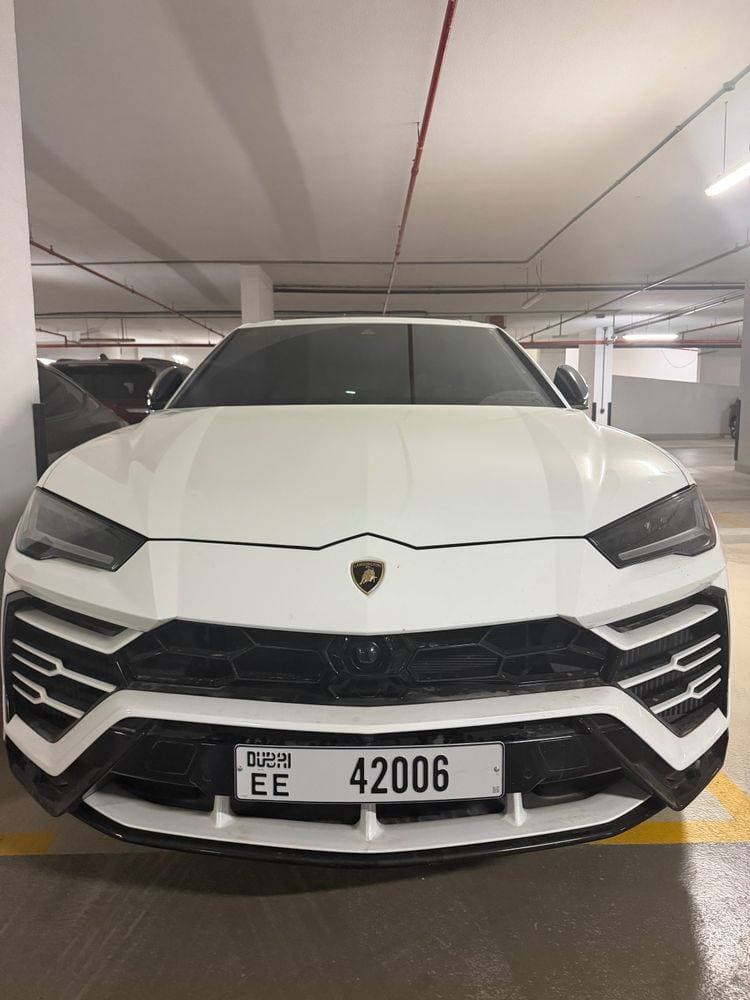 2019 Lamborghini Urus thumbnail 4