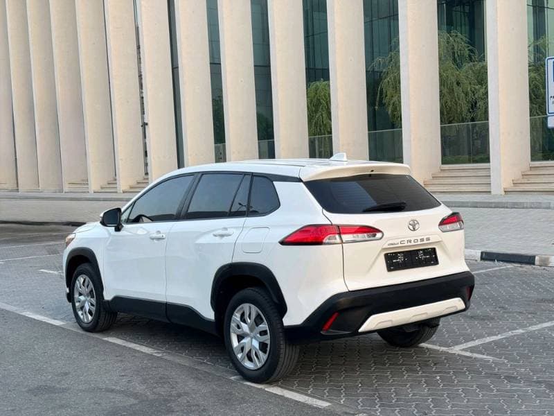 2022 Toyota Corolla Cross thumbnail 3