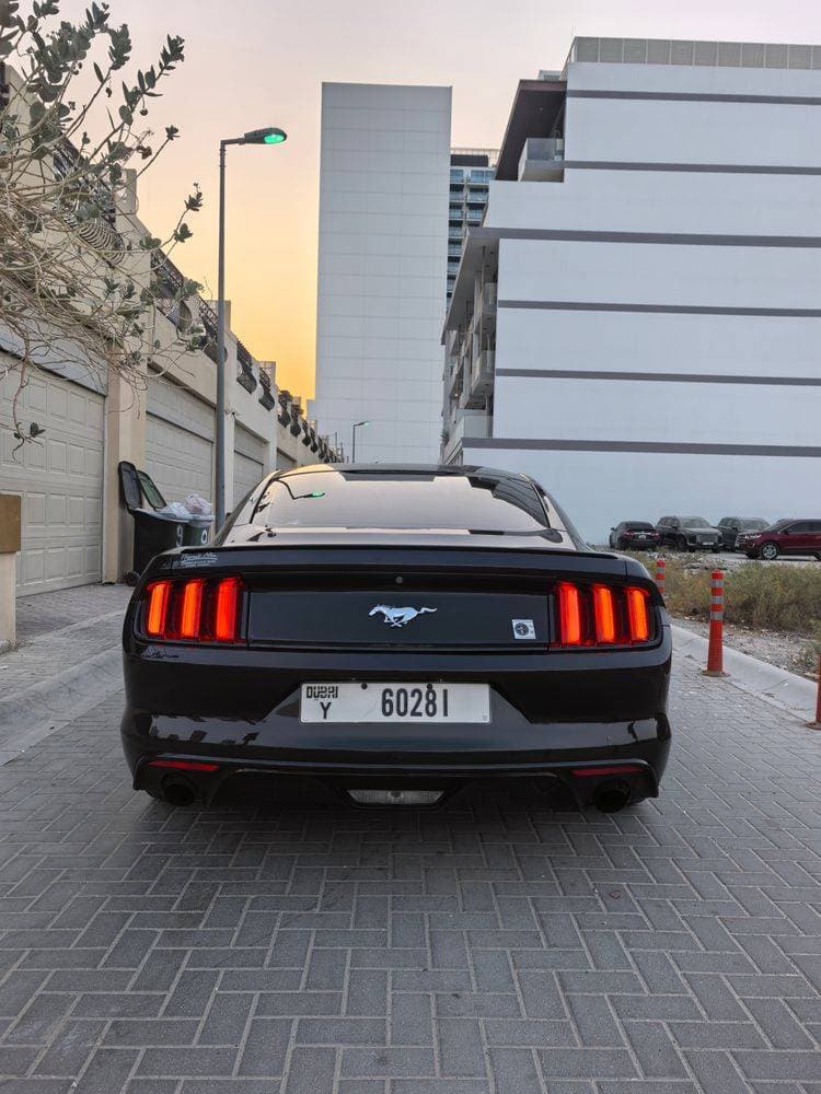 2016 Ford Mustang thumbnail 3