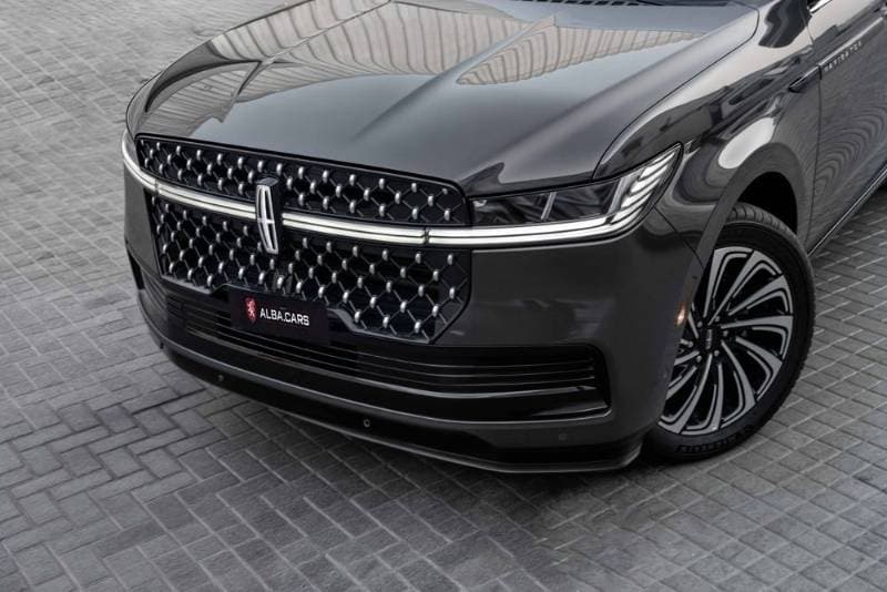 2025 Lincoln Navigator thumbnail 7