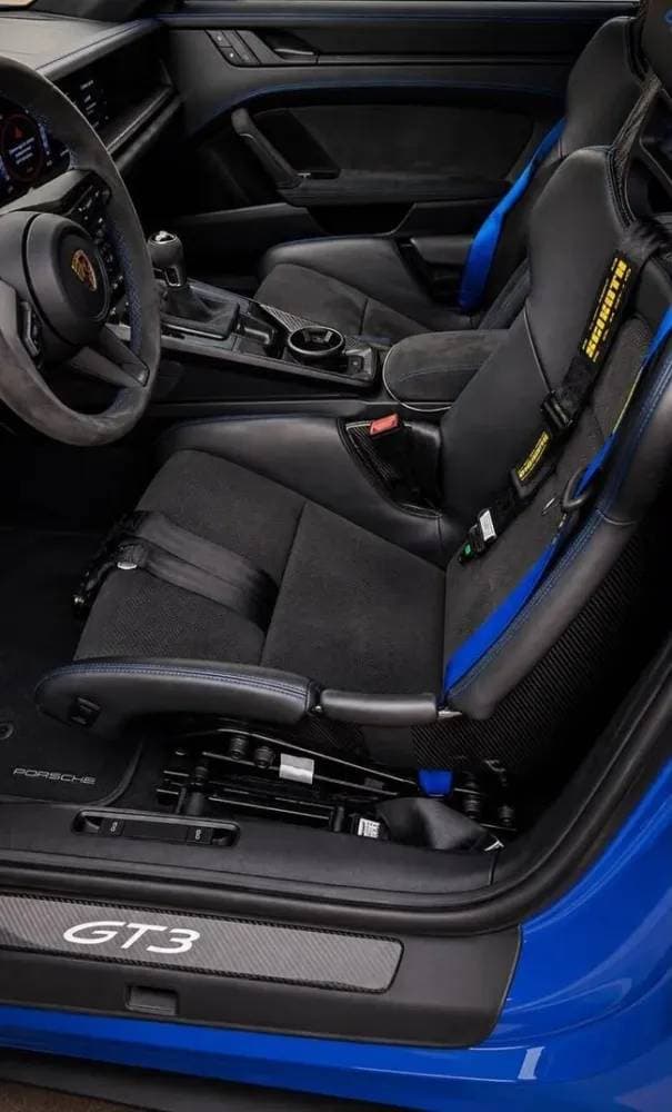 2023 Porsche 911 thumbnail 3