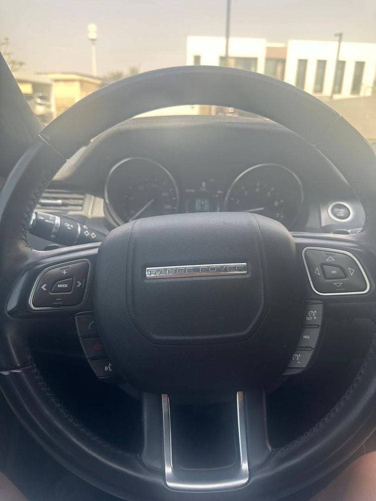 2019 Land Rover Range Rover Evoque thumbnail 4