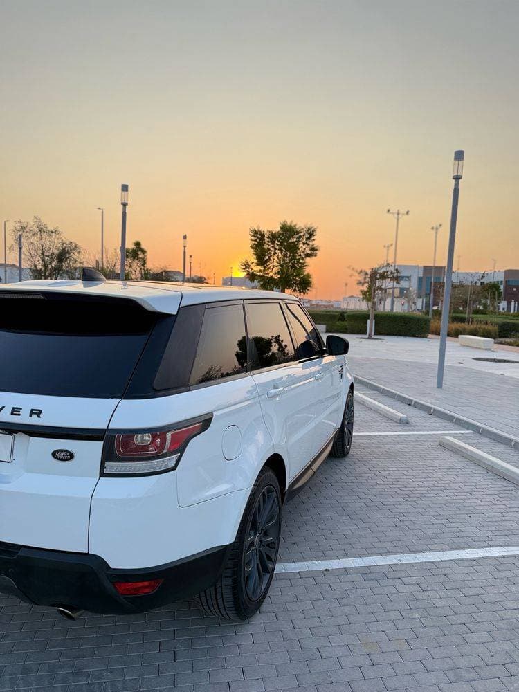 2017 Land Rover Range Rover Sport thumbnail 4