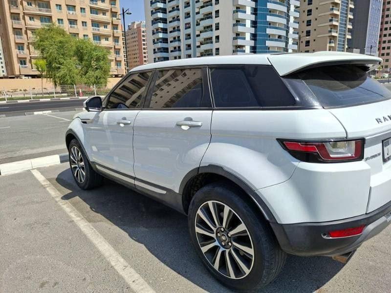 2016 Land Rover Range Rover Evoque thumbnail 4