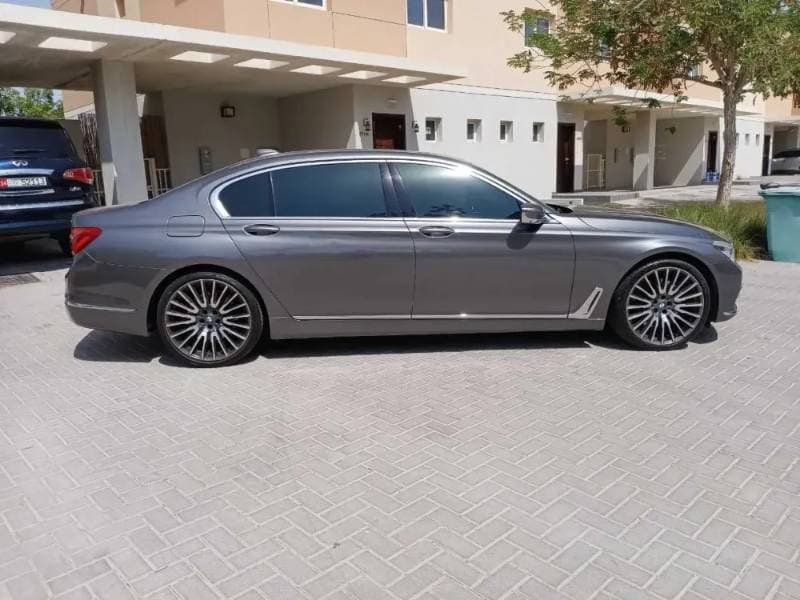 2017 BMW 7 Series thumbnail 4