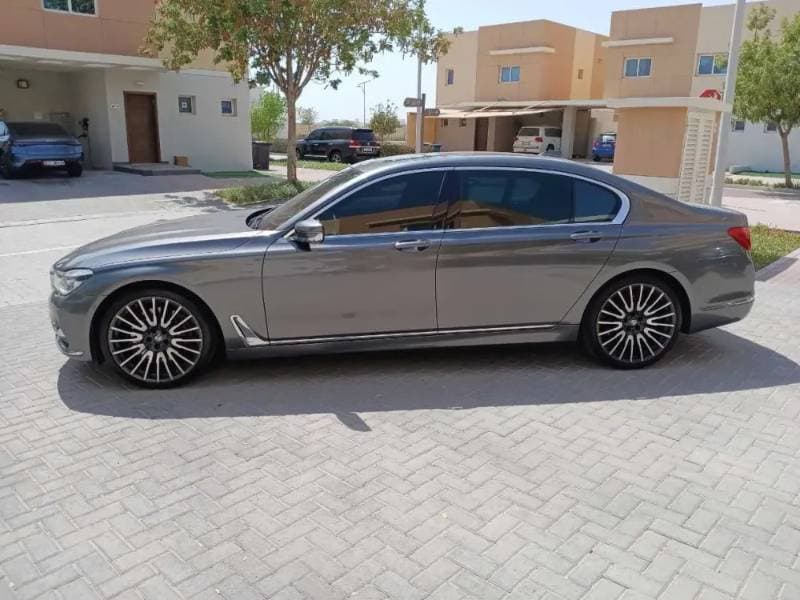 2017 BMW 7 Series thumbnail 8