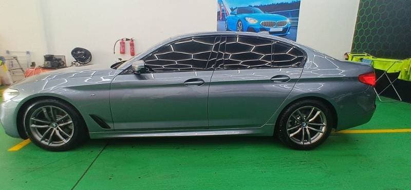 2019 BMW 5 Series thumbnail 3