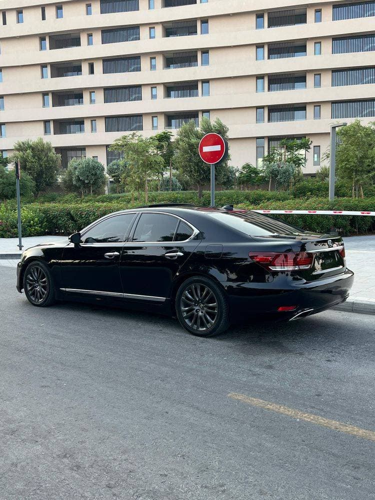 2014 Lexus LS 460 thumbnail 5