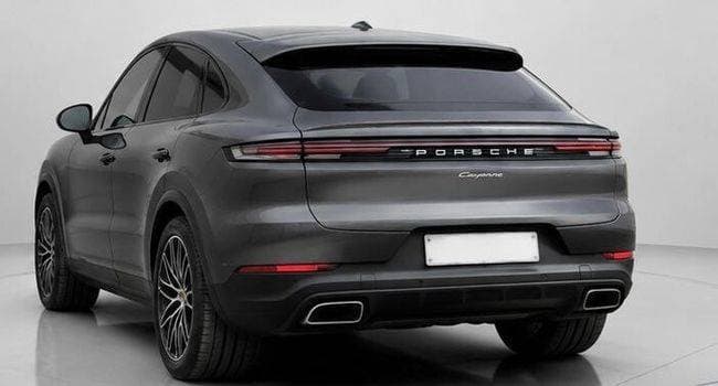 2024 Porsche Cayenne thumbnail 2