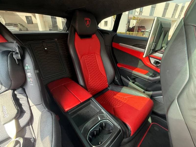 2021 Lamborghini Urus thumbnail 5