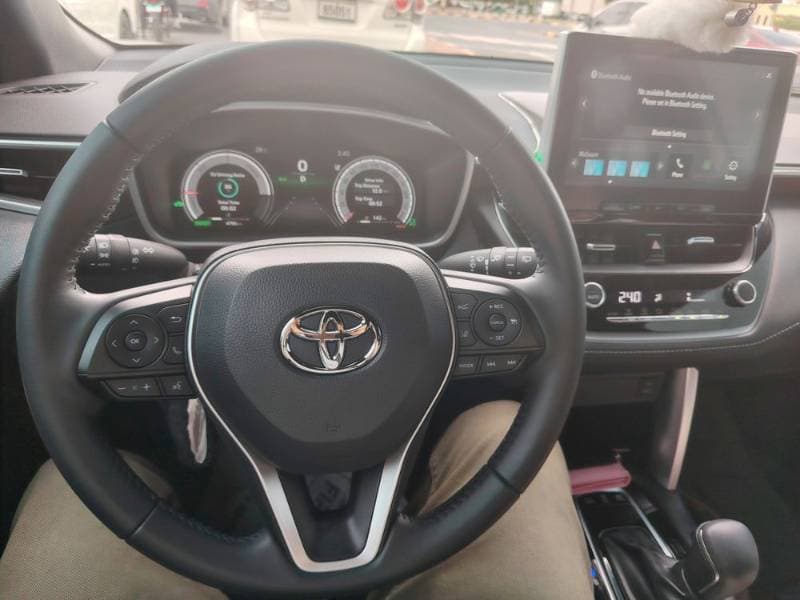 2025 Toyota Corolla Cross thumbnail 5